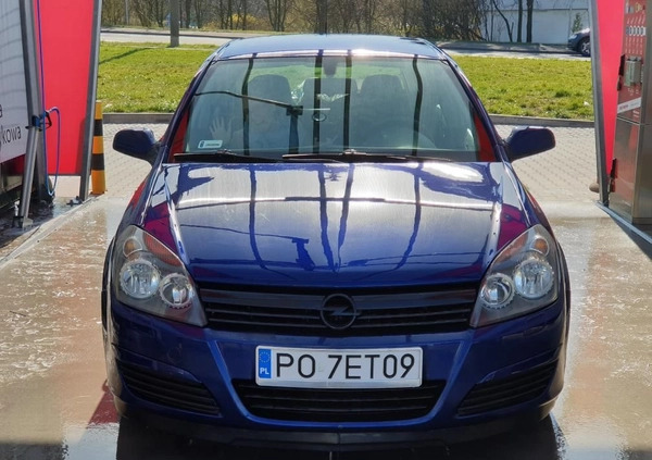 Opel Astra cena 11500 przebieg: 250000, rok produkcji 2004 z Poznań małe 137